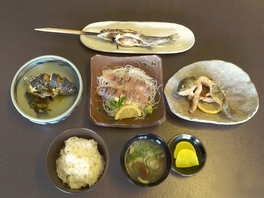 やまべつりぼり お食事 仁世宇園